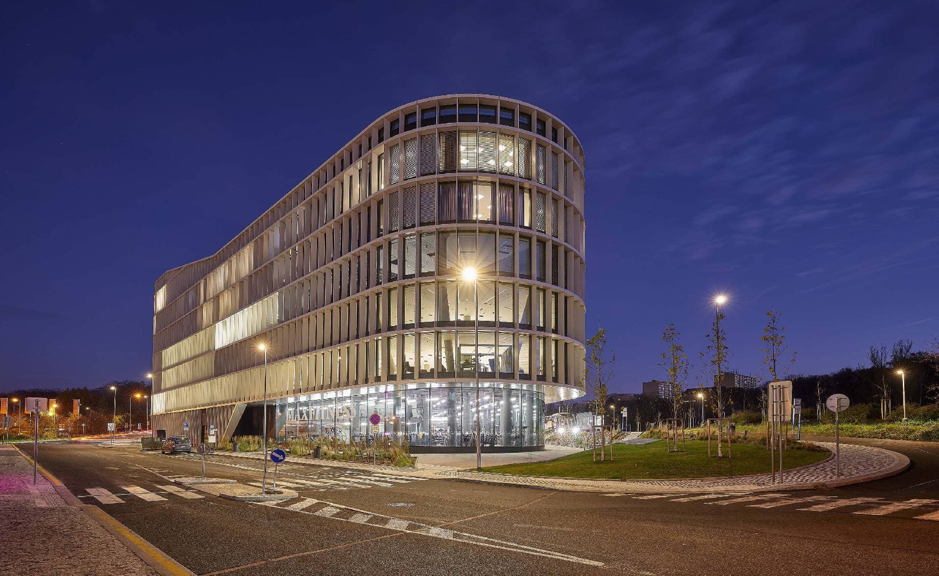 Roztyly Plaza se stává novým sídlem společností Volvo Car Czech Republic a TSC Spectre